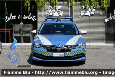 Skoda Superb Wagon III serie restyle
Polizia di Stato
Polizia Autostradale in servizio sulla rete Autostrade per l'Italia
Allestimento Focaccia
Decorazione Grafica Artlantis
Con nuova decorazione
POLIZIA M6039
Parole chiave: Skoda Superb_Wagon_IIIserie_restyle  POLIZIAM6039 Festa_della_Repubblica_2022