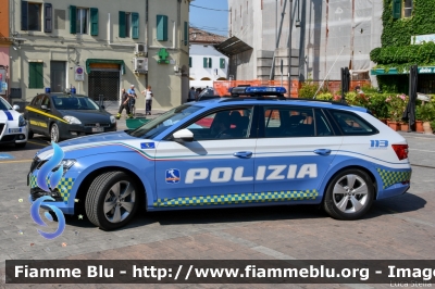 Skoda Superb Wagon III serie restyle
Polizia di Stato
Polizia Autostradale in servizio sulla rete Autostrade per l'Italia
Allestimento Focaccia
Decorazione Grafica Artlantis
Con nuova decorazione
POLIZIA M6039
Parole chiave: Skoda Superb_Wagon_IIIserie_restyle  POLIZIAM6039 Festa_della_Repubblica_2022