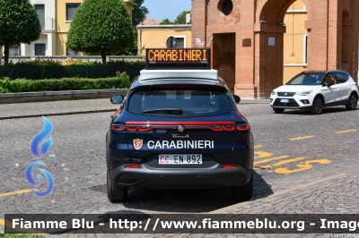 Alfa Romeo Tonale
Carabinieri
Nucleo Operativo Radiomobile
Allestimento FCA
CC EN 892

si ringrazia l'Arma dei Carabinieri
per la disponibilità
Parole chiave: Alfa-Romeo Tonale CCEN892