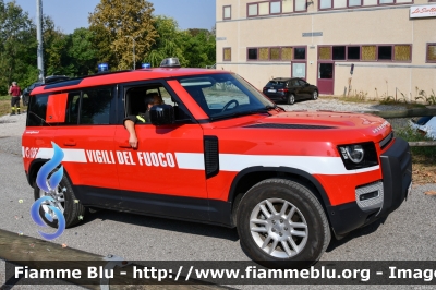 Land Rover Defender 110 II serie
Vigili del Fuoco
Direzione Regionale Emilia-Romagna
VF 32894
Parole chiave: Land-Rover Defender_110_IIserie  VF32894