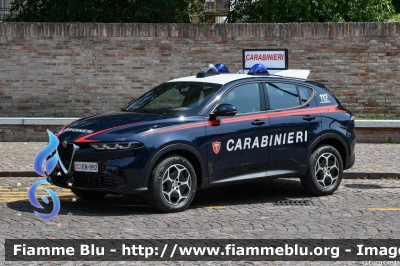 Alfa Romeo Tonale
Carabinieri
Nucleo Operativo Radiomobile
Allestimento FCA
CC EN 892

si ringrazia l'Arma dei Carabinieri
per la disponibilità
Parole chiave: Alfa-Romeo Tonale CCEN892