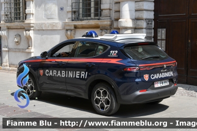 Alfa Romeo Tonale
Carabinieri
Nucleo Operativo Radiomobile
Allestimento FCA
CC EN 892

si ringrazia l'Arma dei Carabinieri
per la disponibilità
Parole chiave: Alfa-Romeo Tonale CCEN892