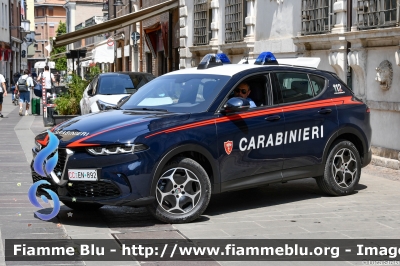 Alfa Romeo Tonale
Carabinieri
Nucleo Operativo Radiomobile
Allestimento FCA
CC EN 892

si ringrazia l'Arma dei Carabinieri
per la disponibilità
Parole chiave: Alfa-Romeo Tonale CCEN892