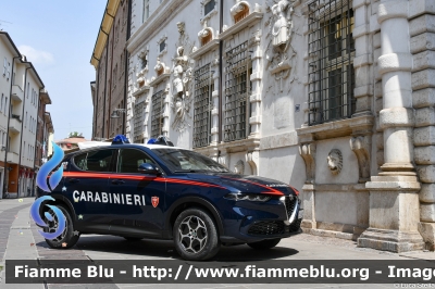 Alfa Romeo Tonale
Carabinieri
Nucleo Operativo Radiomobile
Allestimento FCA
CC EN 892

si ringrazia l'Arma dei Carabinieri
per la disponibilità
Parole chiave: Alfa-Romeo Tonale CCEN892