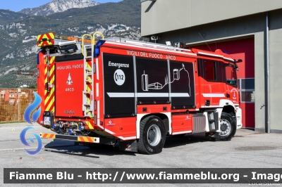 Mercedes-Benz Arocs 1846
Vigili del Fuoco
Unione Distrettuale Alto Garda e Ledro
Corpo Volontario di Arco (TN)
Allestimento BAI
VF 0M3 TN
Parole chiave: Mercedes-Benz Arocs_1846 VF0M3TN