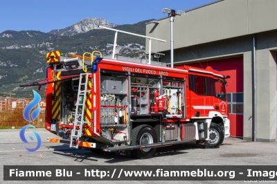 Mercedes-Benz Arocs 1846
Vigili del Fuoco
Unione Distrettuale Alto Garda e Ledro
Corpo Volontario di Arco (TN)
Allestimento BAI
VF 0M3 TN
Parole chiave: Mercedes-Benz Arocs_1846 VF0M3TN