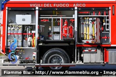 Mercedes-Benz Arocs 1846
Vigili del Fuoco
Unione Distrettuale Alto Garda e Ledro
Corpo Volontario di Arco (TN)
Allestimento BAI
VF 0M3 TN
Parole chiave: Mercedes-Benz Arocs_1846 VF0M3TN