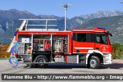 Mercedes-Benz Arocs 1846
Vigili del Fuoco
Unione Distrettuale Alto Garda e Ledro
Corpo Volontario di Arco (TN)
Allestimento BAI
VF 0M3 TN
Parole chiave: Mercedes-Benz Arocs_1846 VF0M3TN