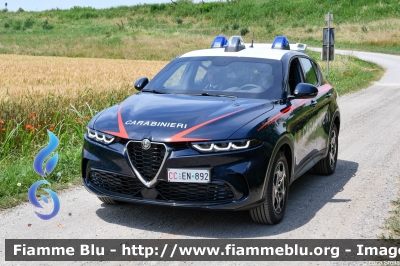 Alfa Romeo Tonale
Carabinieri
Nucleo Operativo Radiomobile
Allestimento FCA
CC EN 892

si ringrazia l'Arma dei Carabinieri
per la disponibilità
Parole chiave: Alfa-Romeo Tonale CCEN892