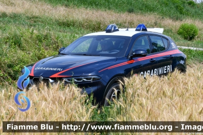 Alfa Romeo Tonale
Carabinieri
Nucleo Operativo Radiomobile
Allestimento FCA
CC EN 892

si ringrazia l'Arma dei Carabinieri
per la disponibilità
Parole chiave: Alfa-Romeo Tonale CCEN892