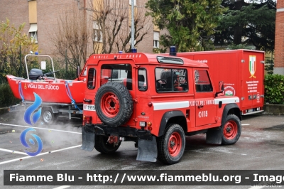 Land Rover Defender 90
Vigili del Fuoco
Comando Provinciale di Reggio Emilia 
VF 19552
Parole chiave: Land-Rover Defender_90 VF19552