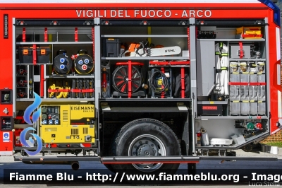 Mercedes-Benz Arocs 1846
Vigili del Fuoco
Unione Distrettuale Alto Garda e Ledro
Corpo Volontario di Arco (TN)
Allestimento BAI
VF 0M3 TN
Parole chiave: Mercedes-Benz Arocs_1846 VF0M3TN