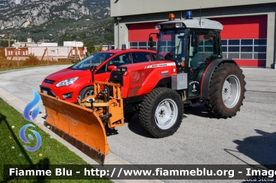 Massey-Ferguson 3455F
Vigili del Fuoco
Unione Distrettuale Alto Garda e Ledro
Corpo Volontario di Arco (TN)
VF 9E1 TN
Parole chiave: Massey-Ferguson 3455F VF9E1TN