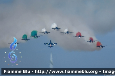 Aermacchi MB339PAN
Aeronautica Militare Italiana
313° Gruppo Addestramento Acrobatico
Stagione esibizioni 2023
Rimini Air Show 2023
Parole chiave: Aermacchi MB339PAN Air_Show_2023