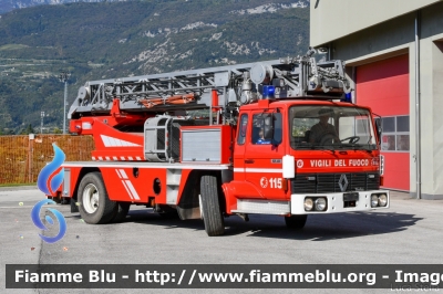 Renault GF231
Vigili del Fuoco
Unione Distrettuale Alto Garda e Ledro
Corpo Volontario di Arco (TN)
Allestimento Riffaud
Parole chiave: Renault GF231