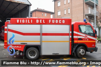 Mitsubishi Canter II Serie
Vigili del Fuoco
Comando Provinciale di Reggio Emilia
AutoPompaSerbatoio allestimento BAI
VF 25215
Parole chiave: Mitsubishi Canter_IISerie VF25215