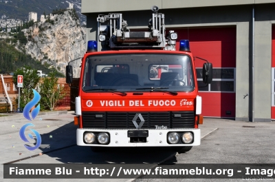 Renault GF231
Vigili del Fuoco
Unione Distrettuale Alto Garda e Ledro
Corpo Volontario di Arco (TN)
Allestimento Riffaud
Parole chiave: Renault GF231