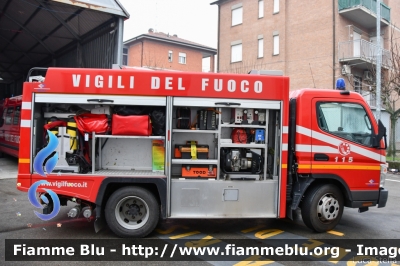 Mitsubishi Canter II Serie
Vigili del Fuoco
Comando Provinciale di Reggio Emilia
AutoPompaSerbatoio allestimento BAI
VF 25215
Parole chiave: Mitsubishi Canter_IISerie VF25215