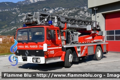 Renault GF231
Vigili del Fuoco
Unione Distrettuale Alto Garda e Ledro
Corpo Volontario di Arco (TN)
Allestimento Riffaud
Parole chiave: Renault GF231