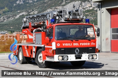 Renault GF231
Vigili del Fuoco
Unione Distrettuale Alto Garda e Ledro
Corpo Volontario di Arco (TN)
Allestimento Riffaud
Parole chiave: Renault GF231