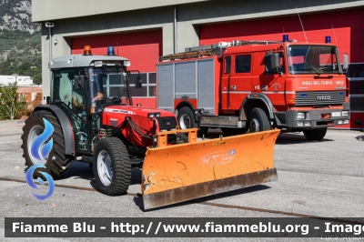 Massey-Ferguson 3455F
Vigili del Fuoco
Unione Distrettuale Alto Garda e Ledro
Corpo Volontario di Arco (TN)
VF 9E1 TN
Parole chiave: Massey-Ferguson 3455F VF9E1TN