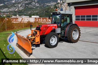 Massey-Ferguson 3455F
Vigili del Fuoco
Unione Distrettuale Alto Garda e Ledro
Corpo Volontario di Arco (TN)
VF 9E1 TN
Parole chiave: Massey-Ferguson 3455F VF9E1TN