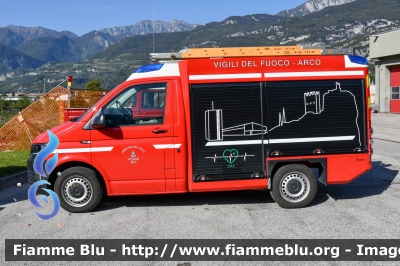 Volkswagen Transporter T6
Vigili del Fuoco
Unione Distrettuale Alto Garda e Ledro
Corpo Volontario di Arco (TN)
Polisoccorso allestito Fulmix
VF 2L7 TN
Parole chiave: Volkswagen Transporter_T6 VF2L7TN