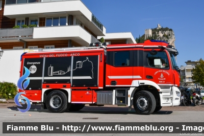 Mercedes-Benz Arocs 1846
Vigili del Fuoco
Unione Distrettuale Alto Garda e Ledro
Corpo Volontario di Arco (TN)
Allestimento BAI
VF 0M3 TN
Parole chiave: Mercedes-Benz Arocs_1846 VF0M3TN