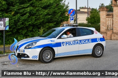 Alfa Romeo Nuova Giulietta restyle
Polizia Locale
Comune di Azzano Decimo (PN)
Allestimento Bertazzoni
POLIZIA LOCALE YA 636 AF
Parole chiave: Alfa-Romeo Nuova_Giulietta_restyle POLIZIALOCALEYA636AF