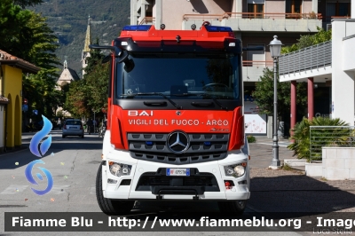 Mercedes-Benz Arocs 1846
Vigili del Fuoco
Unione Distrettuale Alto Garda e Ledro
Corpo Volontario di Arco (TN)
Allestimento BAI
VF 0M3 TN
Parole chiave: Mercedes-Benz Arocs_1846 VF0M3TN