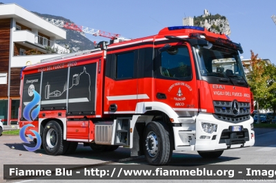 Mercedes-Benz Arocs 1846
Vigili del Fuoco
Unione Distrettuale Alto Garda e Ledro
Corpo Volontario di Arco (TN)
Allestimento BAI
VF 0M3 TN
Parole chiave: Mercedes-Benz Arocs_1846 VF0M3TN