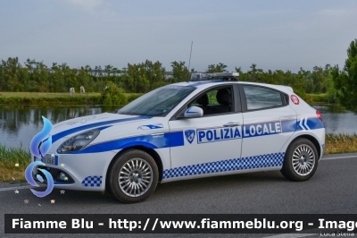 Alfa Romeo Nuova Giulietta restyle
Polizia Locale
Comune di Azzano Decimo (PN)
Allestimento Bertazzoni
POLIZIA LOCALE YA 636 AF
Parole chiave: Alfa-Romeo Nuova_Giulietta_restyle POLIZIALOCALEYA636AF