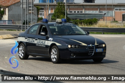 Alfa Romeo 159
Corpo Intercomunale di Polizia Locale
Occhiobello (RO)
Allestita Bertazzoni
POLIZIA LOCALE YA 231 AB
Parole chiave: Alfa-Romeo 159 POLIZIALOCALEYA231AB 1000_Miglia_2022