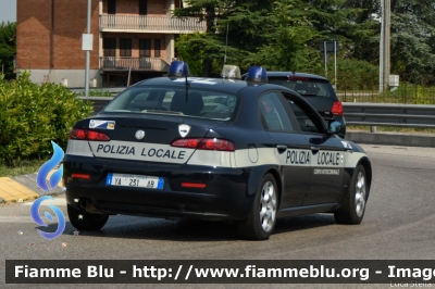 Alfa Romeo 159
Corpo Intercomunale di Polizia Locale
Occhiobello (RO)
Allestita Bertazzoni
POLIZIA LOCALE YA 231 AB
Parole chiave: Alfa-Romeo 159 POLIZIALOCALEYA231AB 1000_Miglia_2022