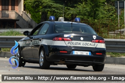 Alfa Romeo 159
Corpo Intercomunale di Polizia Locale
Occhiobello (RO)
Allestita Bertazzoni
POLIZIA LOCALE YA 231 AB
Parole chiave: Alfa-Romeo 159 POLIZIALOCALEYA231AB 1000_Miglia_2022