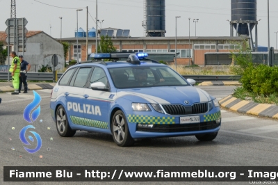 Skoda Octavia Wagon V serie
Polizia di Stato
Polizia Stradale
Allestimento Focaccia
POLIZIA M4769
Parole chiave: Skoda Octavia_Wagon_Vserie POLIZIAM4769 1000_Miglia_2022