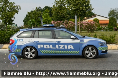 Skoda Octavia Wagon V serie
Polizia di Stato
Polizia Stradale
Allestimento Focaccia
POLIZIA M4769
Parole chiave: Skoda Octavia_Wagon_Vserie POLIZIAM4769 1000_Miglia_2022