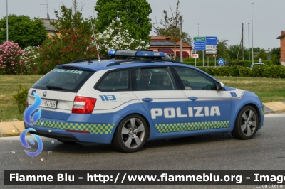 Skoda Octavia Wagon V serie
Polizia di Stato
Polizia Stradale
Allestimento Focaccia
POLIZIA M4769
Parole chiave: Skoda Octavia_Wagon_Vserie POLIZIAM4769 1000_Miglia_2022