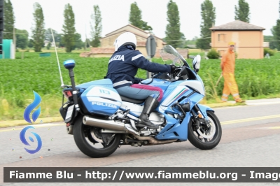 Yamaha FJR 1300 II serie
Polizia di Stato
Polizia Stradale
Allestimento Elevox
In scorta alla Mille Miglia 2023
Parole chiave: Yamaha FJR 1300 II serie 1000_Miglia_2023