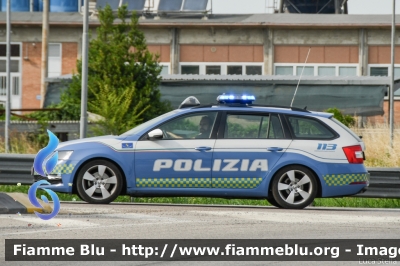  Skoda Octavia Wagon V serie

Polizia di Stato
Polizia Stradale
Allestimento Focaccia
POLIZIA M4784 
Parole chiave:  Skoda Octavia_Wagon_Vserie POLIZIAM4784 1000_Miglia_2022