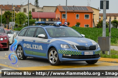 Skoda Octavia Wagon V serie
Polizia di Stato
Polizia Stradale
Allestimento Focaccia
POLIZIA M5229
Auto 9
In scorta alla Mille Miglia 2023
Parole chiave: Skoda Octavia_Wagon_Vserie POLIZIAM5229 1000_Miglia_2023