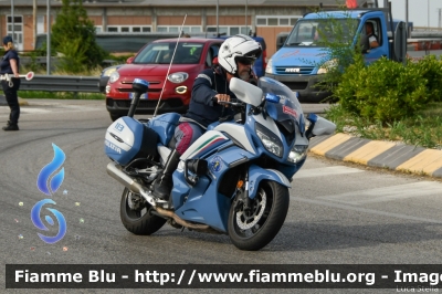 Yamaha FJR 1300 II serie
Polizia di Stato
Polizia Stradale
Allestimento Elevox
POLIZIA G3149
In scorta alla Mille Miglia 2022
Parole chiave: Yamaha FJR_1300_IIserie POLIZIAG3149 1000_Miglia_2022