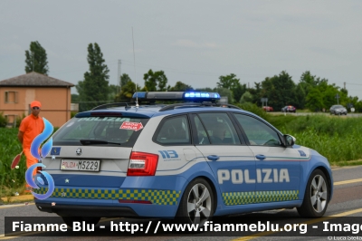 Skoda Octavia Wagon V serie
Polizia di Stato
Polizia Stradale
Allestimento Focaccia
POLIZIA M5229
Auto 9
In scorta alla Mille Miglia 2023
Parole chiave: Skoda Octavia_Wagon_Vserie POLIZIAM5229 1000_Miglia_2023