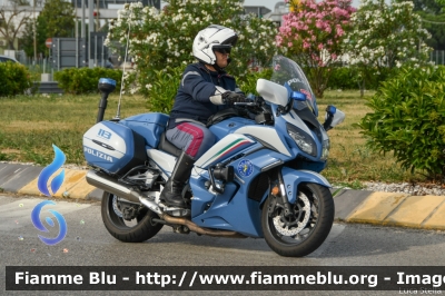 Yamaha FJR 1300 II serie
Polizia di Stato
Polizia Stradale
Allestimento Elevox
POLIZIA G3150
In scorta alla Mille Miglia 2022
Parole chiave: Yamaha FJR_1300_IIserie POLIZIAG3150 1000_Miglia_2022