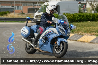 Yamaha FJR 1300 II serie
Polizia di Stato
Polizia Stradale
Allestimento Elevox
POLIZIA G3087
In scorta alla Mille Miglia 2022
Parole chiave: Yamaha FJR_1300_IIserie POLIZIAG3087 1000_Miglia_2022