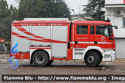 Man TGM 15.250 III serie
Vigili del Fuoco
Comando Provinciale di Reggio Emilia
AutoPompaSerbatoio allestimento BAI
VF 31750
Parole chiave: Man TGM_15.250_IIIserie VF31750