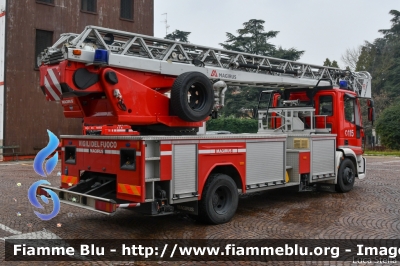 Iveco EuroFire 150E28 II serie
Vigili del Fuoco
Comando Provinciale di Reggio Emilia
AutoScala da 30 metri allestimento Iveco-Magirus
VF 22939
Parole chiave: Iveco EuroFire_150E28_IIserie  VF22939