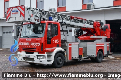 Iveco EuroFire 150E28 II serie
Vigili del Fuoco
Comando Provinciale di Reggio Emilia
AutoScala da 30 metri allestimento Iveco-Magirus
VF 22939
Parole chiave: Iveco EuroFire_150E28_IIserie  VF22939