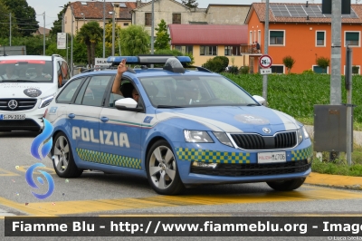 Skoda Octavia Wagon V serie
Polizia di Stato
Polizia Stradale
Allestimento Focaccia
POLIZIA M4706
Auto 11
In scorta alla Mille Miglia 2023
Parole chiave: Skoda Octavia_Wagon_Vserie POLIZIAM4706 1000_Miglia_2023