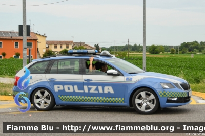 Skoda Octavia Wagon V serie
Polizia di Stato
Polizia Stradale
Allestimento Focaccia
POLIZIA M4757
Auto 5
In scorta alla Mille Miglia 2023
Parole chiave: Skoda Octavia_Wagon_Vserie POLIZIAM4757 1000_Miglia_2023